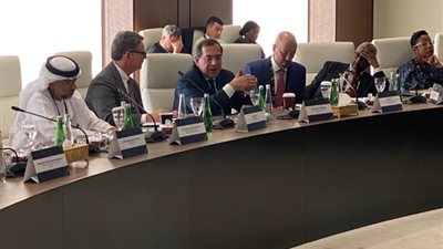 الملا يشارك في جلسة مغلقة عن صياغة سياسات لتحقيق مستقبل طاقة آمن ومنخفض الكربون بمؤتمر أديبك ٢٠٢٣