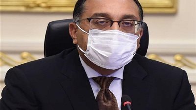 تناوب الموظفين وإغلاق أماكن.. إجراءات من الحكومة لمواجهة كورونا