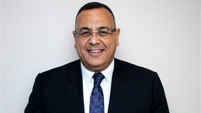 ماذا تعرف عن إيهاب كمال مساعد رئيس 