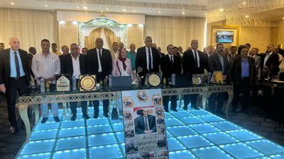 من نوع خاص..مظاهرة حب فى إحتفالية تقاعد «علاء عبد العليم» بالإسكندرية