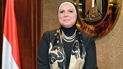 وزيرة الصناعة توضح شروط تحويل السيارة للعمل بالغاز الطبيعى