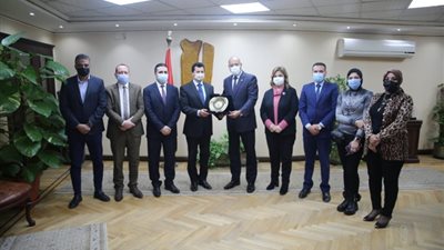 بالصور..وزير الشباب و الرياضة يستقبل وفد نقابة البترول