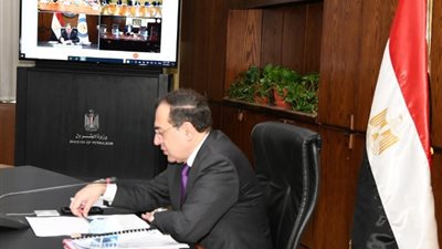 وزير البترول يعتمد  الموازنة التخطيطية لشركات أنابيب البترول وبتروجاس والبتروكيماويات المصرية