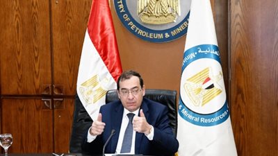 وزير البترول يعتمد الموازنة التخطيطية لشركتى التعاون ومصر للبترول