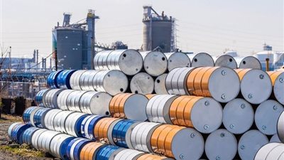النفط يخسر أكثر من 2% بفعل مخاوف إغلاق في الصين