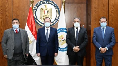 وزير البترول يشهد توقيع 5 عقود للتنقيب عن الذهب بإستثمارات 13 مليون دولار