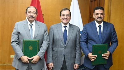 توقيع بروتوكول تعاون بين هيئتي الثروة المعدنية والمثلث الذهبي