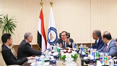 «هنى ويل» تبحث المشاركة بعدة مشروعات فى مجال الطاقة الخضراء ينفذها قطاع البترول حالياً