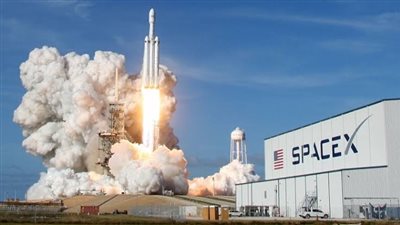 شركة SpaceX تتنافس مع شركة نفط فى تكساس للتنقيب عن الغاز