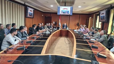 رئيس« شمال الدلتا»للكهرباء يكرم العاملين المتفوقين بقطاعات الشركة