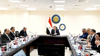 وزير البترول يتابع ملفات عمل الهيئة العامة للمنطقة الاقتصادية للمثلث الذهبى