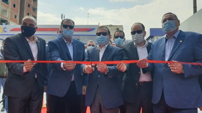 وزير البترول يفتتح محطة جديدة لاستخدام الغاز الطبيعى كوقود