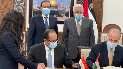 ننشر تفاصيل لقاء الملا ورئيس صندوق الاستثمار الفلسطيني برام الله