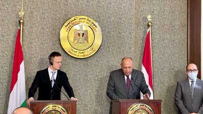 وزير الخارجية المجري: القاهرة ستكون مركز توزيع للغاز.. والغاز المصرى يصلنا بعد بناء خط إلى اليونان