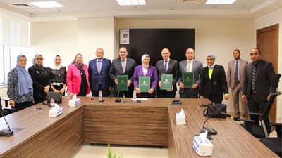 713 مليون جنيه..«نقل الكهرباء» توقع عقد تفريغ القدرة المولدة من محطات إنتاج الرياح بخليج السويس