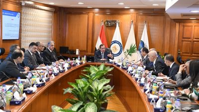 وزير البترول يترأس الاجتماع الموسع لللجنة العليا للمسئولية المجتمعية