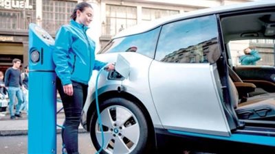 وزيرا قطاع الأعمال والتنمية المحلية يبحثان أماكن محطات شحن السيارات الكهربائية بالقاهرة والجيزة