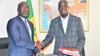 مدتها 20 عامًا..«إنفنيتي باور»توقع إتفاقيةمع«الوطنية السنغالية»لتوفير حلول بطاريات تخزين الطاقة