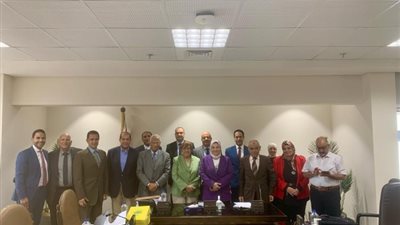 رئيس«نقل الكهرباء»تكرم العاملين بالإدارة العامة للمراجعة