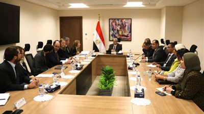 «شاكر»يستقبل   نائب رئيس بنك الإستثمار الأوروبى لمنطقة الشرق الأوسط والوفد المرافق لها