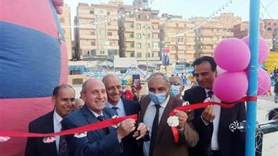 بحضور رئيس وقيادات الشركة..افتتاح أحدث ملعب خماسي مغطي بالترتان بنادى كهرباء القناة