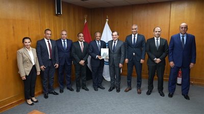 وزير البترول يستقبل وفداً من شركة تى سى أى سنمار الهندية للكيماويات