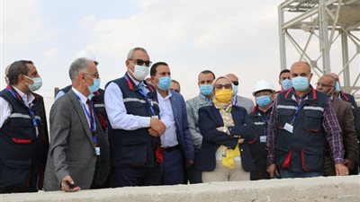 وزيرة البيئة تتفقد شركات «النصر للبترول» و«السويس لتصنيع البترول»