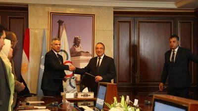 التعاون للبترول توقع مع محافظة الأسكندرية بروتوكول لإنشاء وتشغيل محطات تموين سيارات متكاملة الخدمات