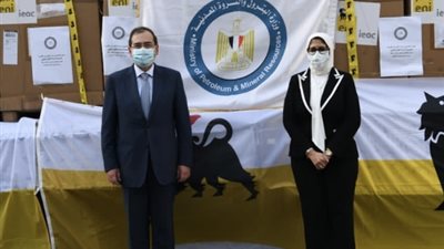 وزيرا البترول والصحة يشهدان تسليم 20 جهاز تنفس  بـ600 ألف دولار مقدمة من شركة إيني