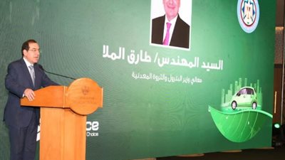 وزير البترول يشهد احتفالية السيارات العاملة بالغاز ضمن مبادرة الرئيس السيسى