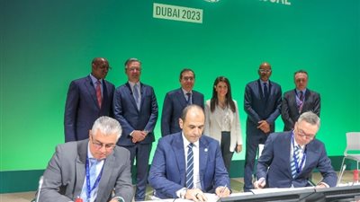 اقتصادية قناة السويس توقع مذكرة تفاهم لتموين السفن بالوقود الأخضر في شرق بورسعيد