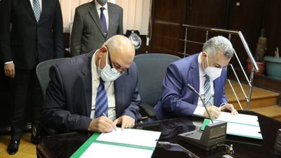 توقيع بروتوكول تعاون بين جهازى تنظيم مرفق الكهرباء ومياه الشرب والصرف الصحي وحماية المستهلك