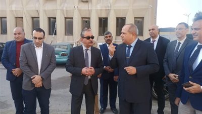 «محافظ الإسماعيلية»يتفقد مركز المعلومات التبادلي ب«القناة للكهرباء»..ويشيد بمجهودات وٱداء الشركة