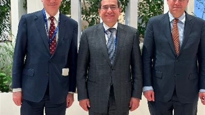 مباحثات بترولية مع مساعدي وزيرة الطاقة الأمريكية ووزير العمل المناخي بأستراليا الغربية