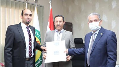 تكريم العامل المثالي في تاون جاس