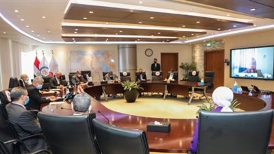 خلال إجتماعهاالدورى ..اللجنة العليا للسلامة ب