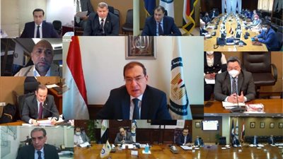 مليار دولار استثمارات جديدة لحقول بترول خالدة وقارون بالصحراء الغربية