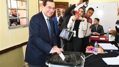 وزير البترول: مصر تشهد يوماً مهماً فى حياتها السياسية من خلال المشاركة فى الاستحقاق الدستوري