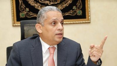 رئيس «تاون جاس» يهنئ العاملين بعيد القيامة المجيد