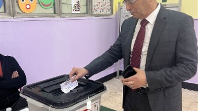 «جابر دسوقى» يدلى بصوته في الانتخابات الرئاسية