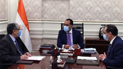 تفاصيل لقاء رئيس الوزراء بوزيري البترول والكهرباء لمتابعة مشروعات «حياة كريمة»