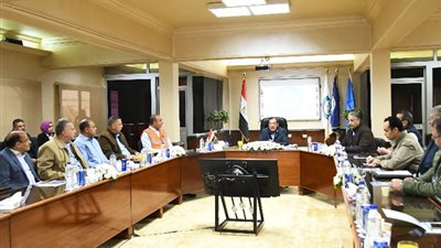 وزير البترول يتفقد المنطقة الجغرافية البترولية بطنطا