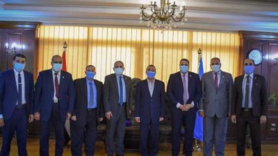 محافظ الإسكندرية ورئيس «تاون جاس» يبحثان خطة توصيل الغاز للمحافظة