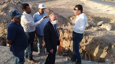 رئيس القناة للكهرباء يقوم بزيارة مفاجئة لهندسة 