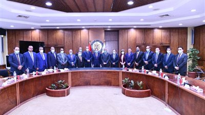 وزير البترول يلتقى مجلس النقابة العامة للعاملين