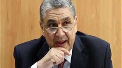 1,9مليار جنيه لتطوير شبكات توزيع الكهرباء بقطاع قنا خلال ٧ سنوات