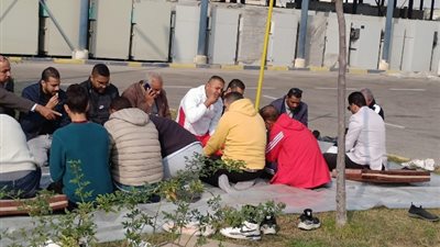 بعد الإشادة..فطار جماعى للعاملين ب«مخازن»القناة للكهرباء