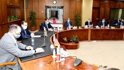 وزير البترول يستقبل رئيس 