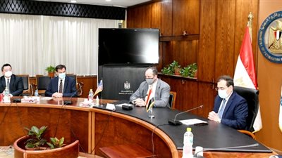 بناء على طلب الشريك الأجنبى..