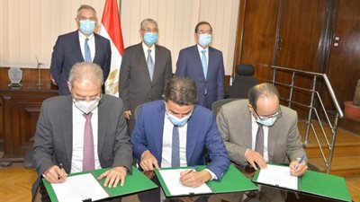 وزيرا البترول والكهرباء يشهدان توقيع مذكرة تفاهم مع إينى في مشروعات انتاج الهيدروجين